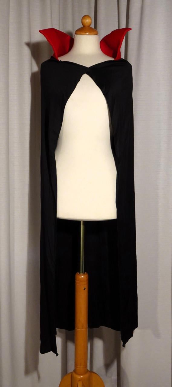 Nieuw ! Vampier / Dracula Cape Voor Volwassenen Dames Maat S
