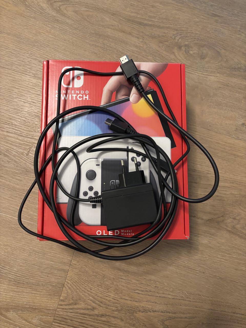 Nintendo Switch OLED Wit - Zo goed als nieuw