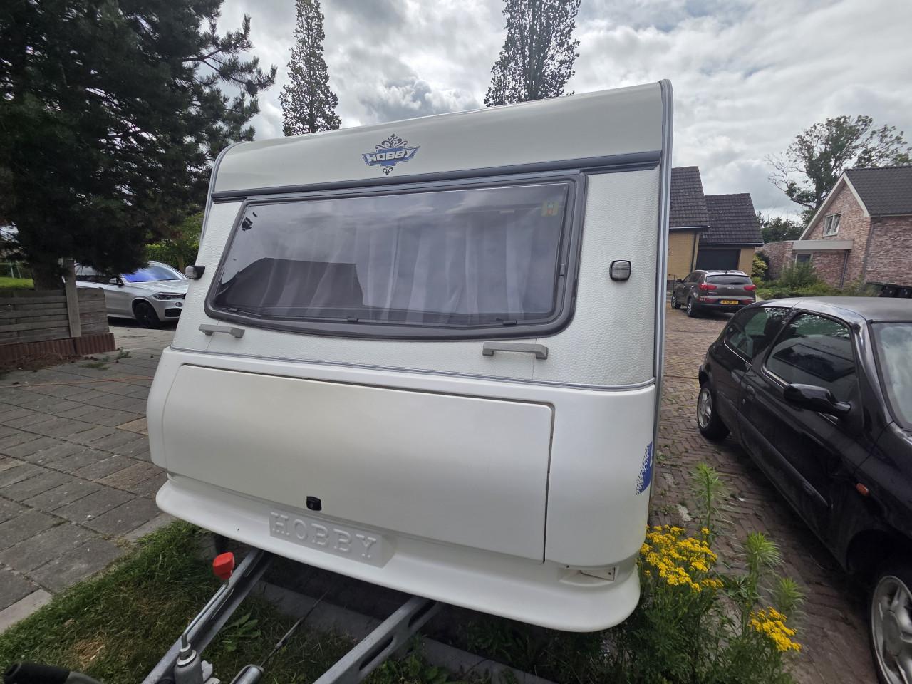 Hobby de lexe 440 sf met voortent,mover en fietsenrek