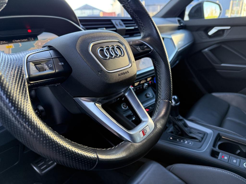 Audi Q3 45 tfsi ehybrid 245pk s edition | leder | black pakket