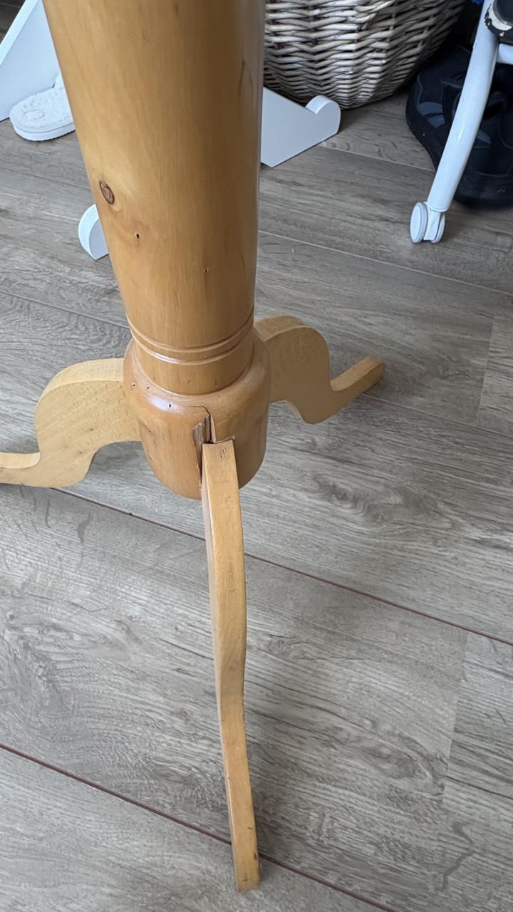 Paspop/Etalagepop met houten standaard