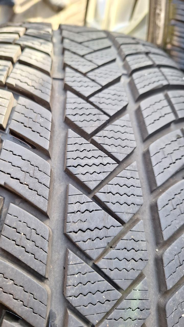 Mazda Velgen met winterbanden 19"