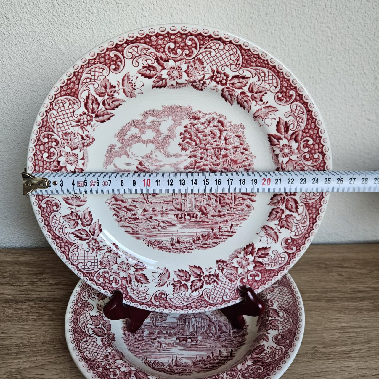 Diep bord en dinerbord Staffordshire ware Elizabethan Barratts