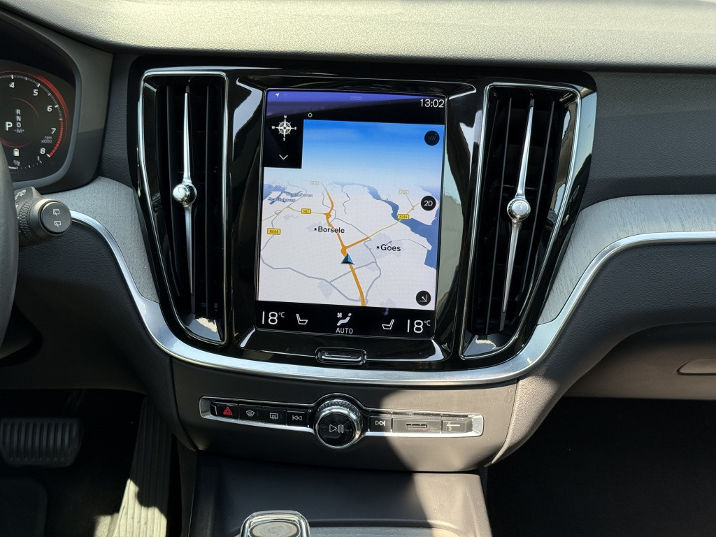 Volvo V60 b3 163pk inscription| panodak| adap.cruise| camera| leder| h&k s