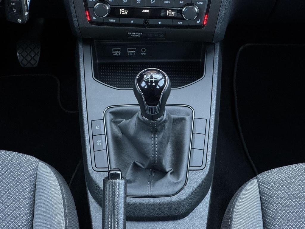 Seat Ibiza 1.0 tsi style business intense trekhaak, winter pack!