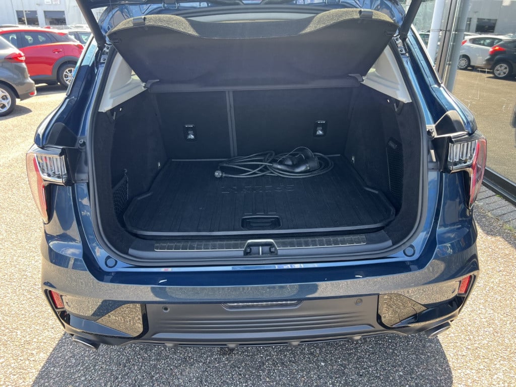 Lynk & Co 01 1.5 261pk plug in hybrid , panodak , carplay