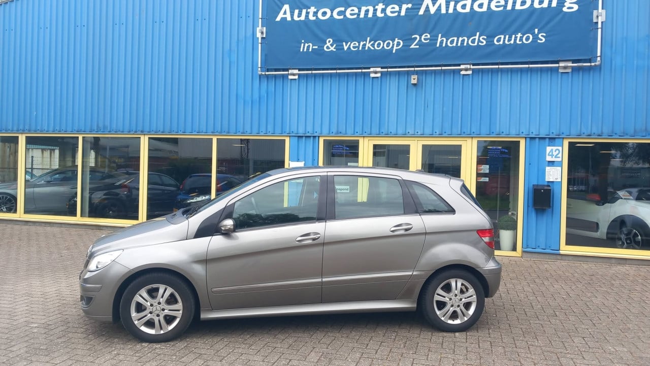 Mercedes B-Klasse 170 5deurs bj:2006 airco panorama apk 2027 !!!