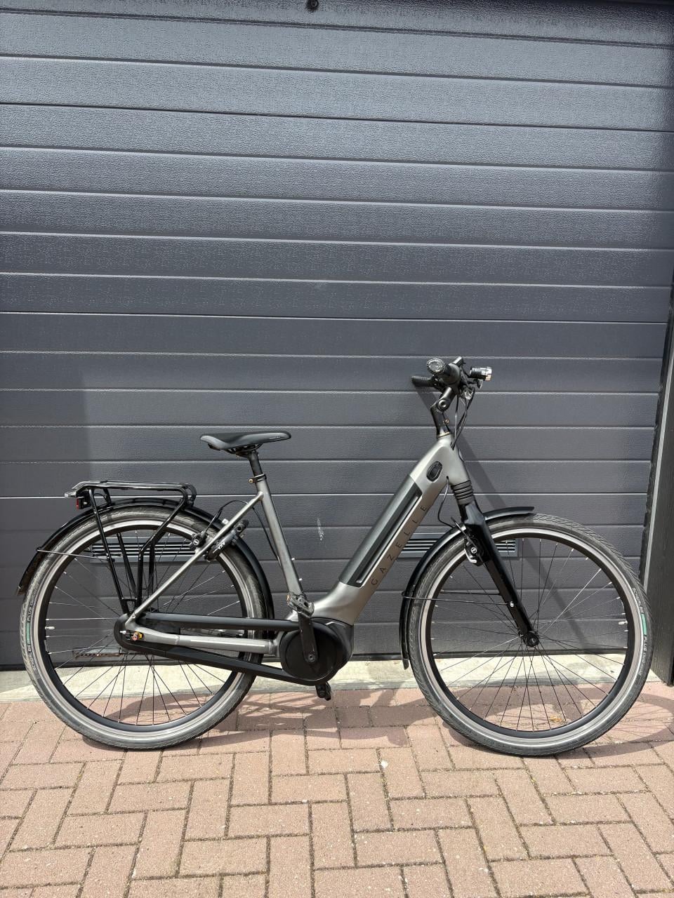 Gazelle ultimate c8+. Elektrische damesfiets bosch middenmoter