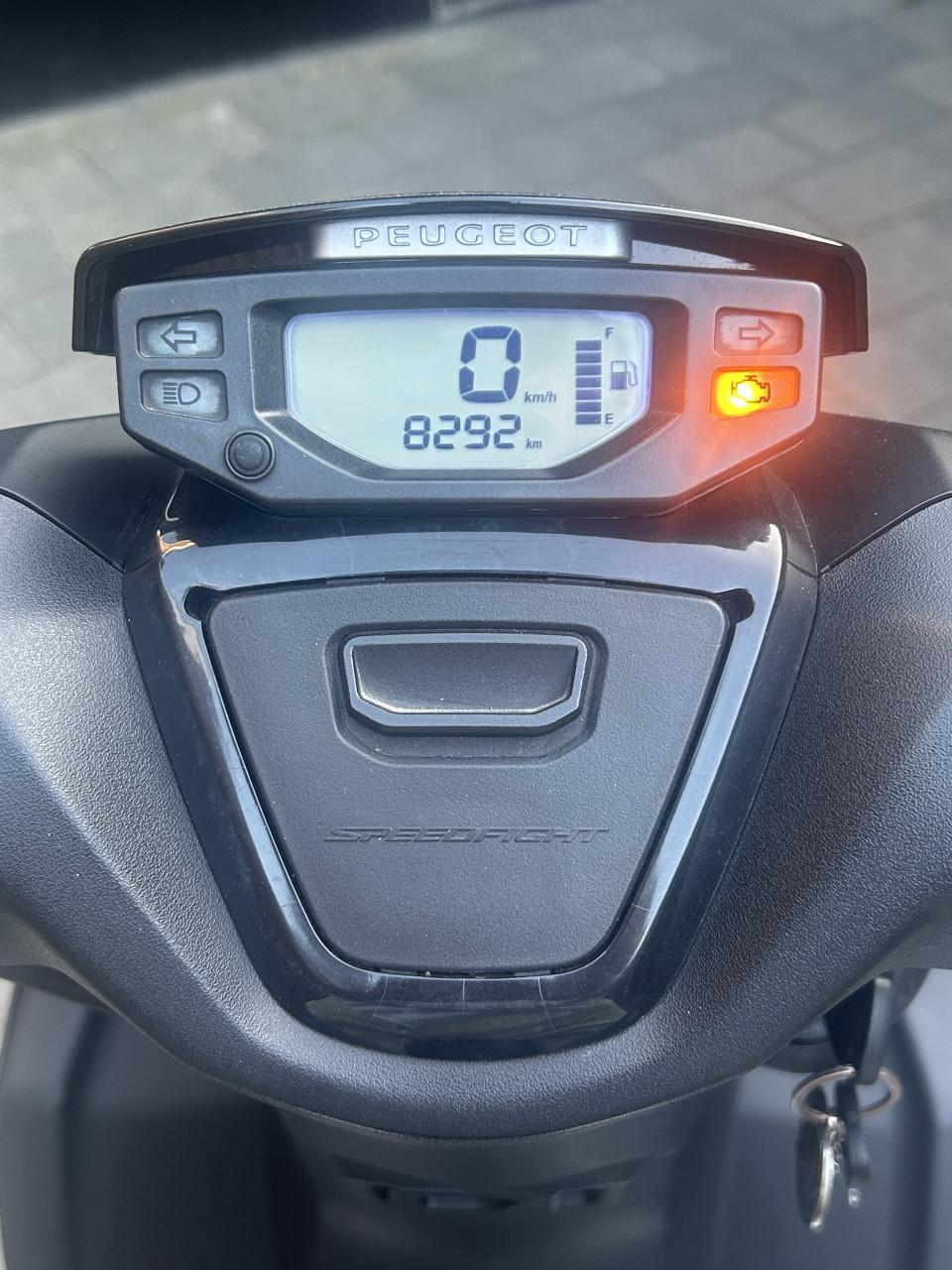 Peugeot Speedfight 4 - 2021- 8292 km - matzwart-goed onderhouden