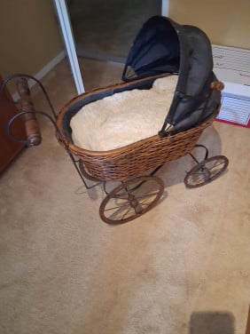 Antieke Poppenwagen