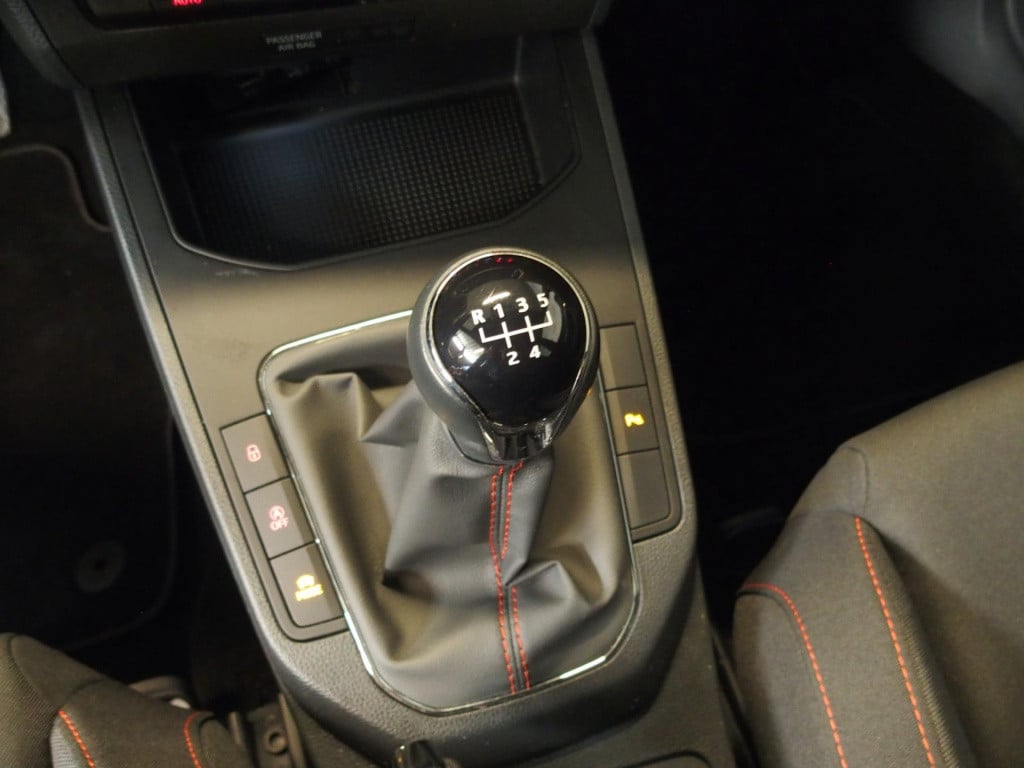 Seat Ibiza 1.0 tsi fr business intense nl auto, camera, appconnect, pdc, cr