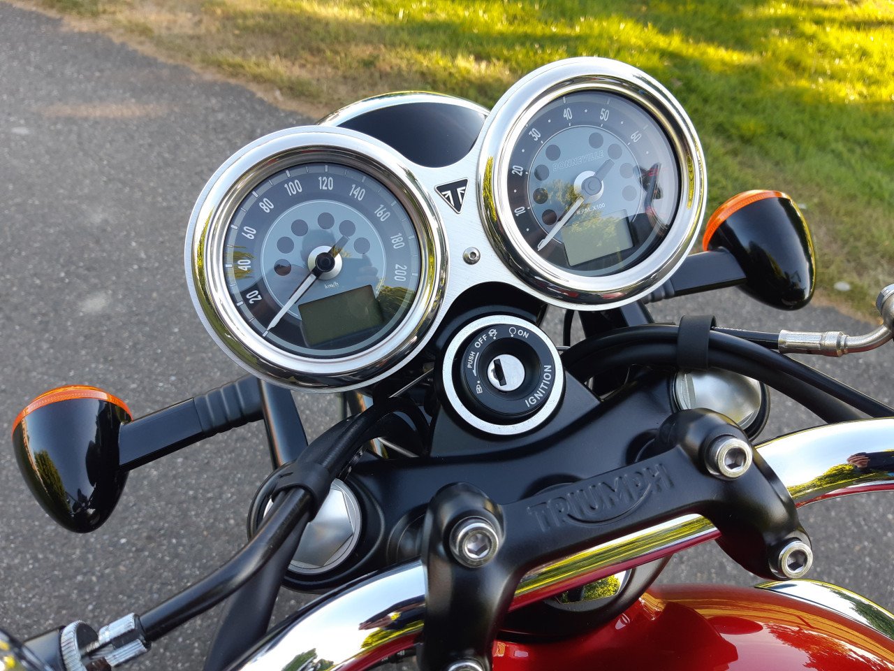 Triumph Bonneville T100 05/2013 Slechts 414 Km !!!