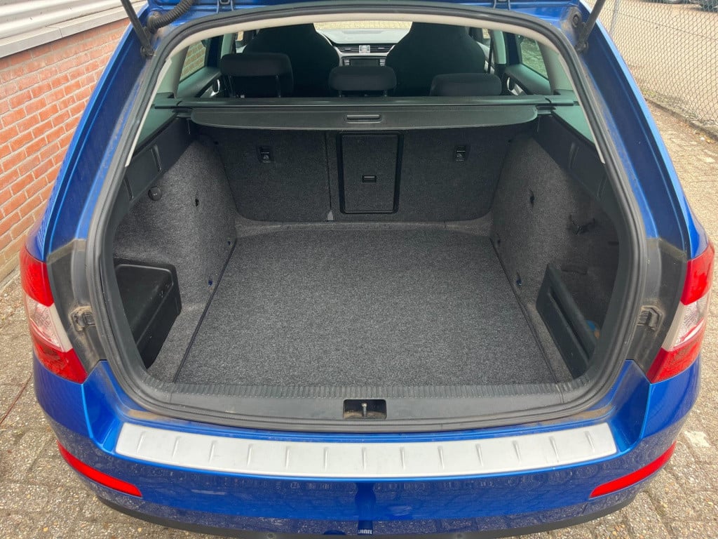 Skoda Octavia combi 1.2 tsi greentech elegance businessline | orig nl. | de