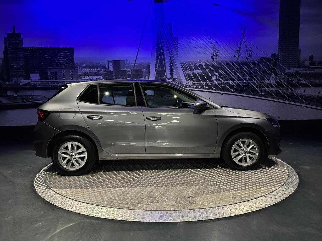 Skoda Fabia 1.0 tsi business edition *navi*appconnect*camera*clima