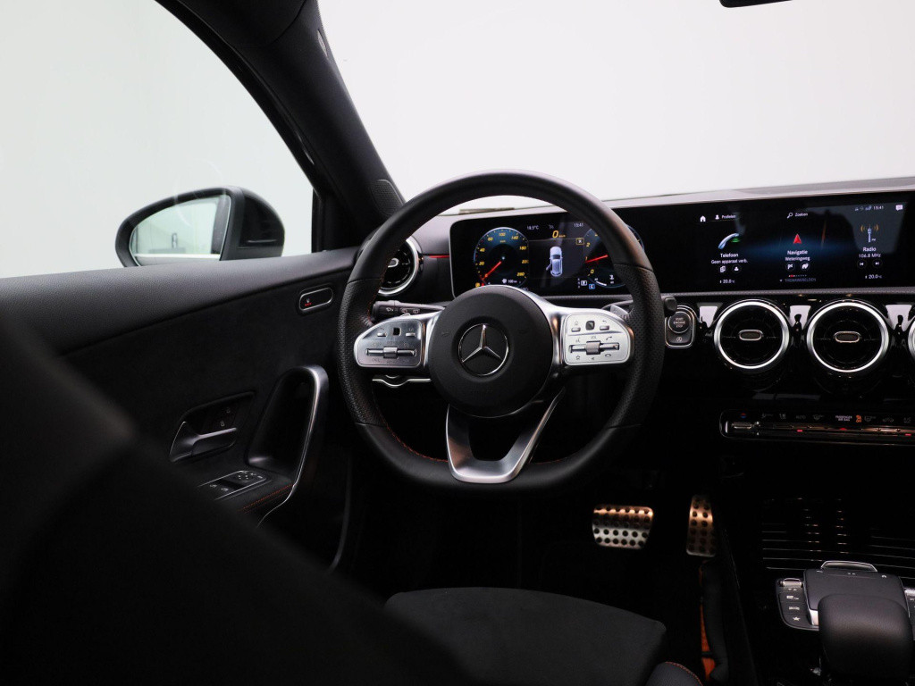 Mercedes-Benz A-Klasse 180 advantage | automaat | virtual cockpit | camera 