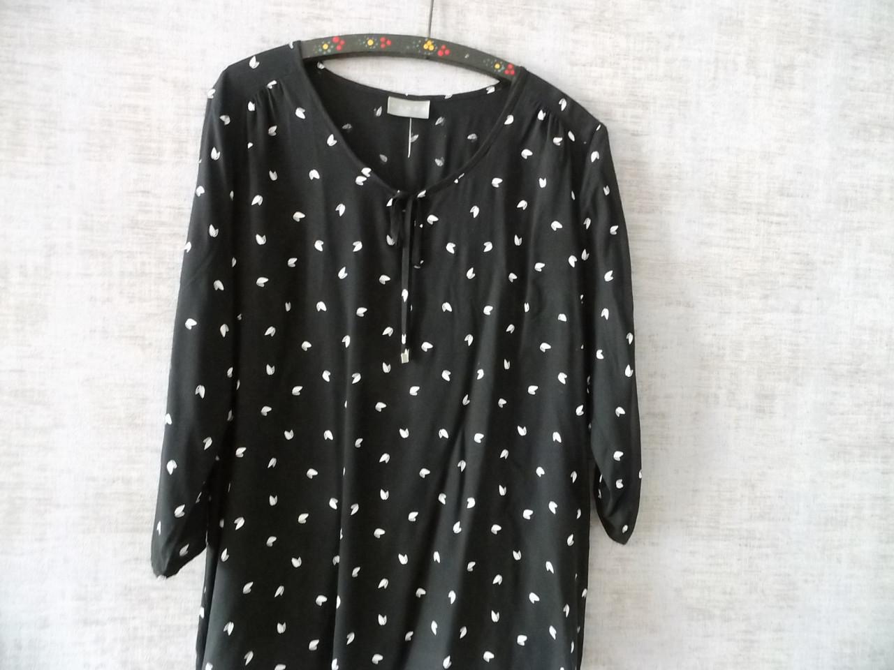 Blouse van Canda maat 42.