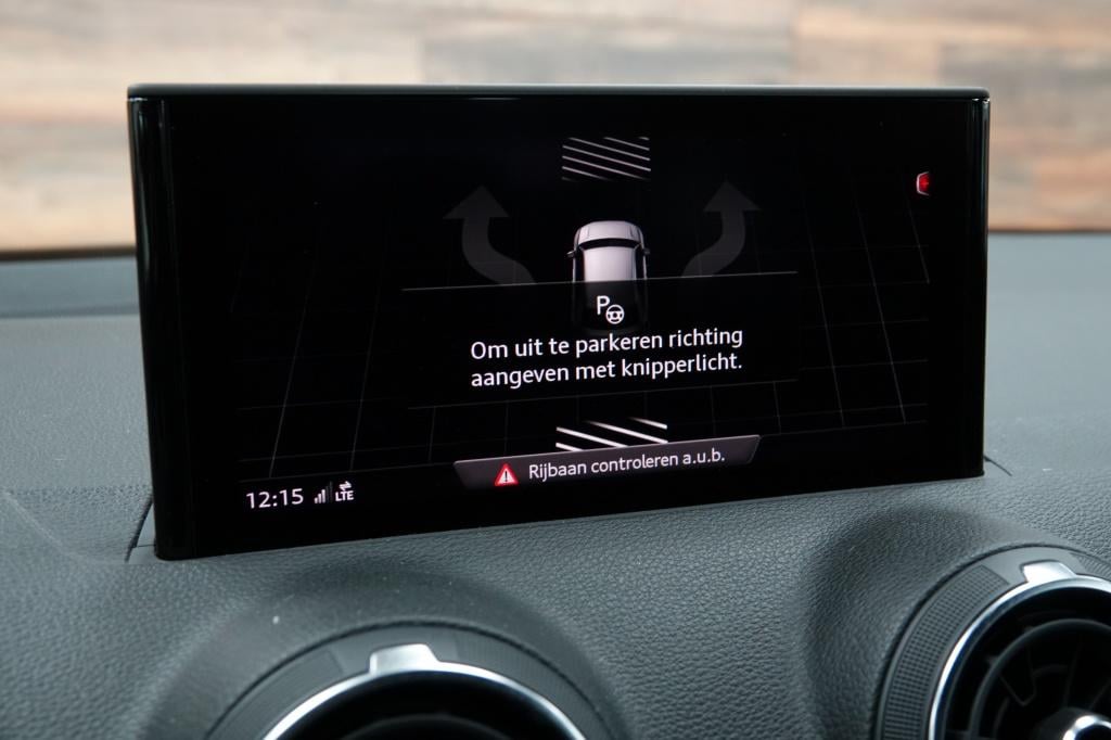 Audi Q2 1.5 tfsi | acc | pdc | carplay | s-line |