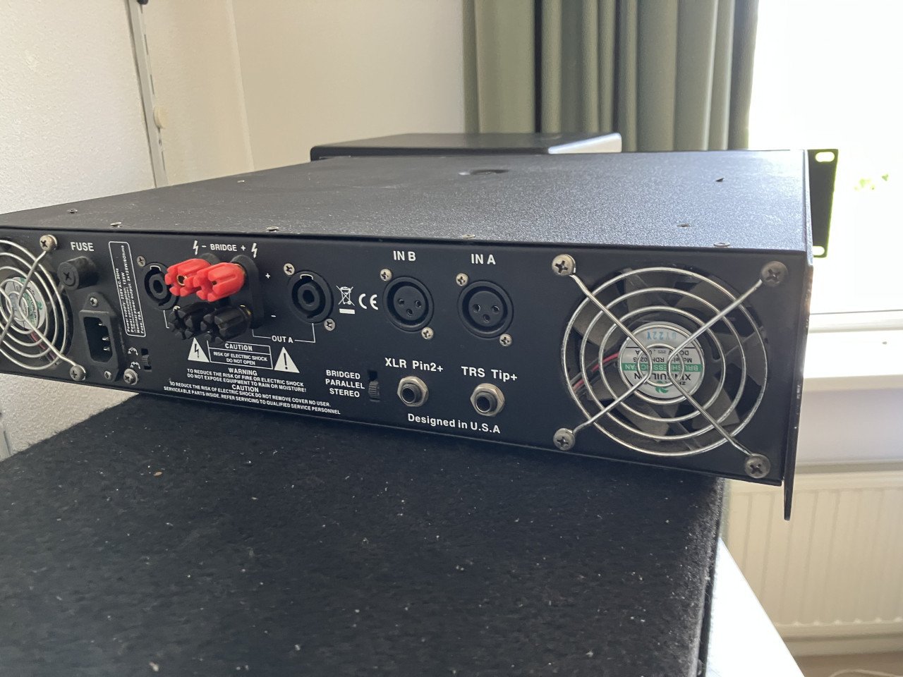 Versterker 2x200W T.amp met boxen