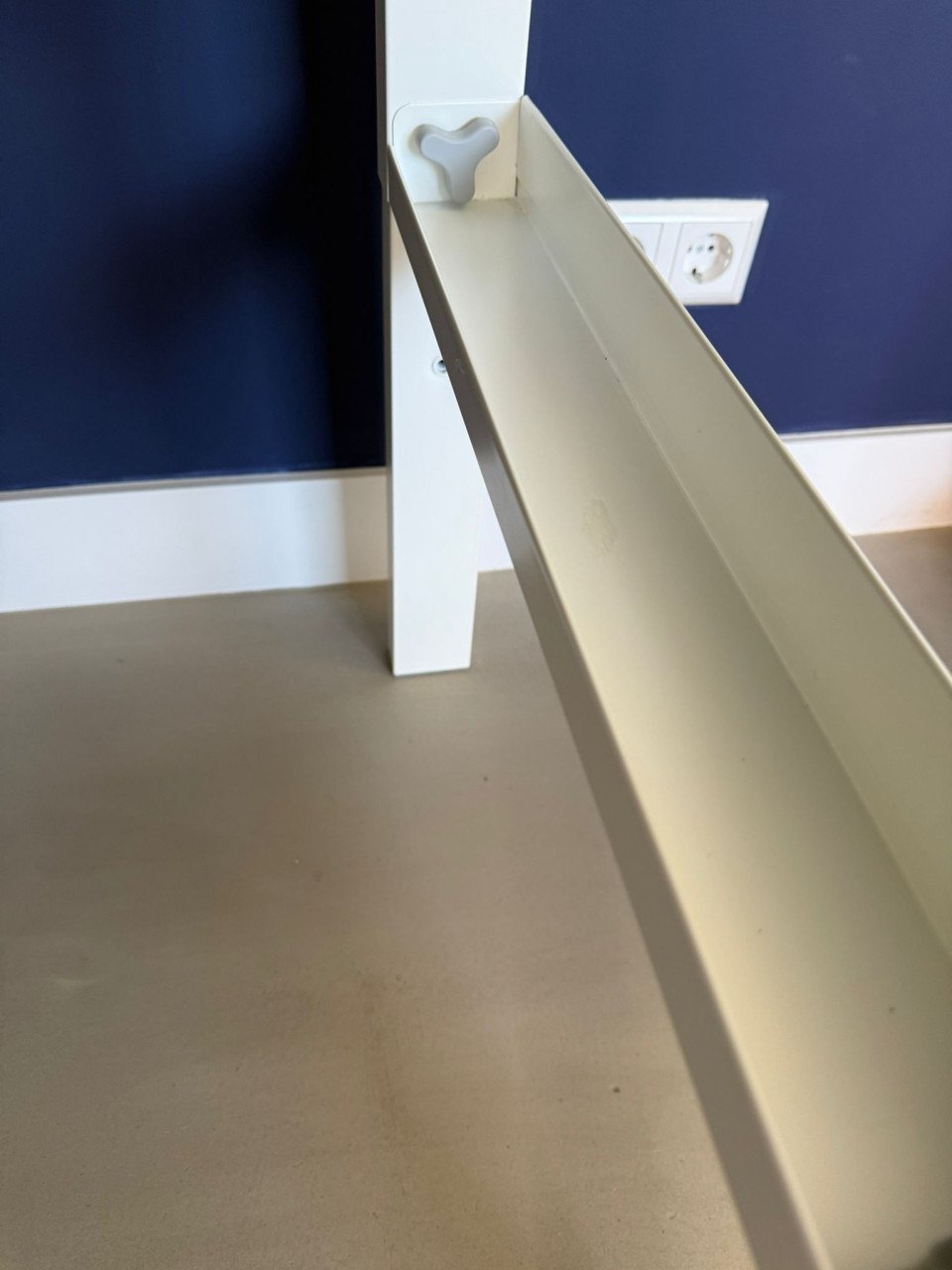 Kinderbureau Ikea wit in hoogte verstelbaar
