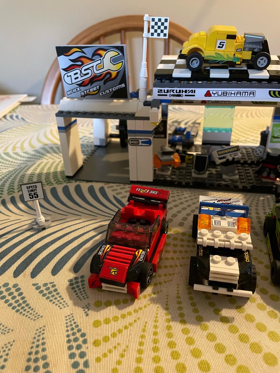 Lego Racers: Tuning garage 8681