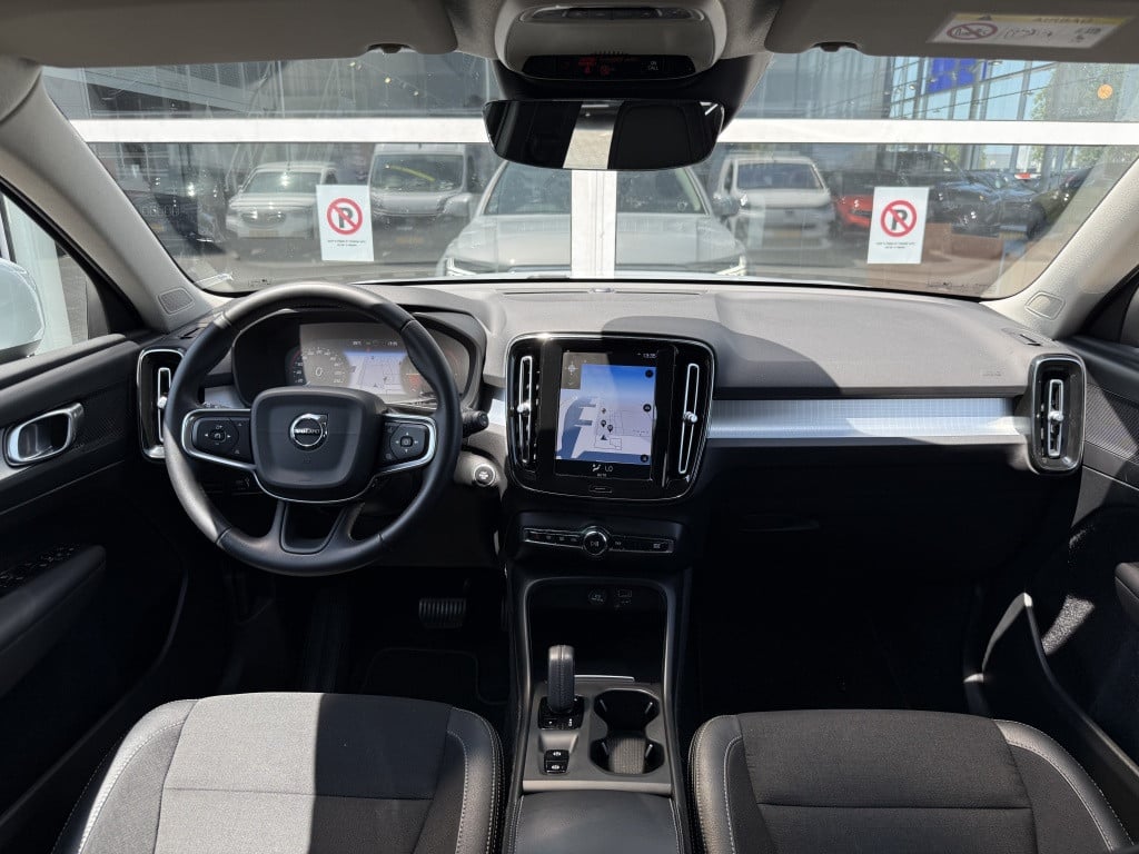 Volvo XC40 1.5 t5 te moment pro