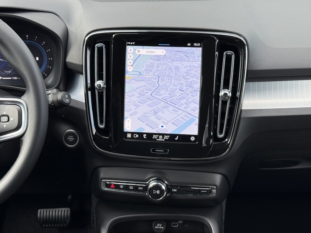 Volvo XC40 b4 197pk plus dark |adap.cruise| trekhaak | camera| elektrische