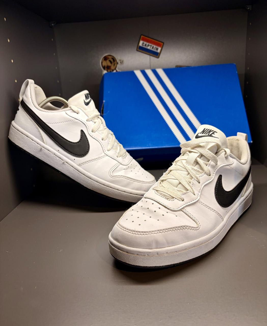 Nike low sneakers maat 37.5