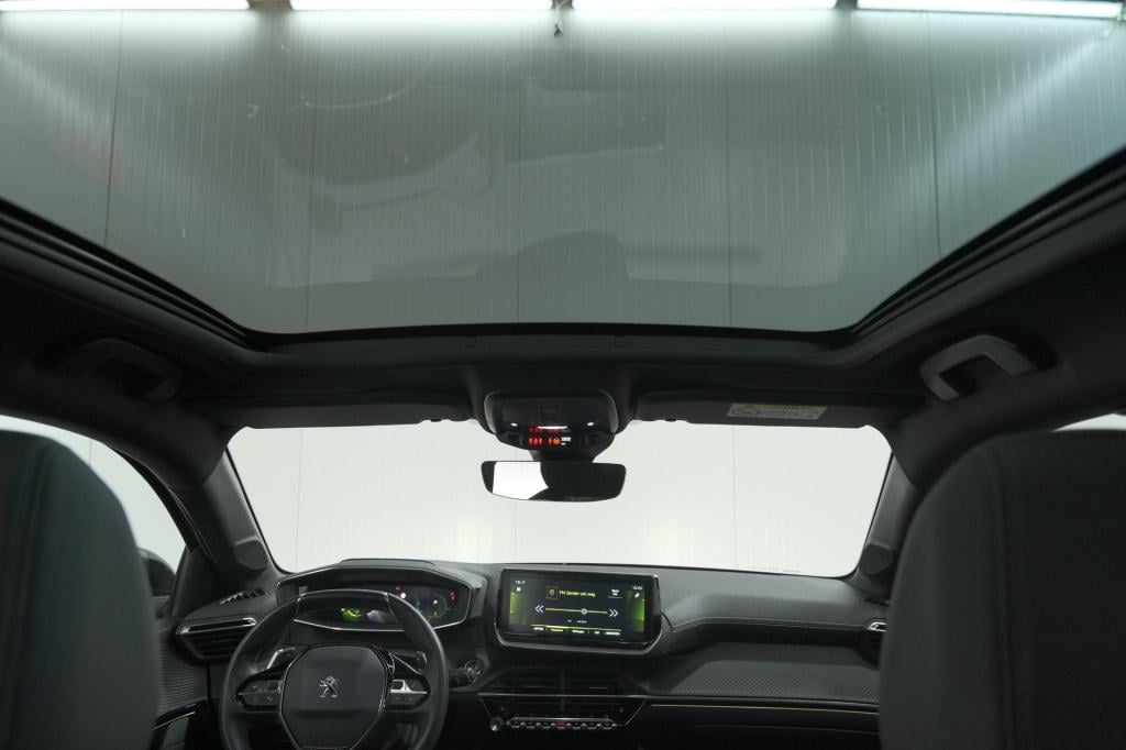 Peugeot 208 1.2 puretech 130 gt | alcantara pack | panoramadak | dodehoekde