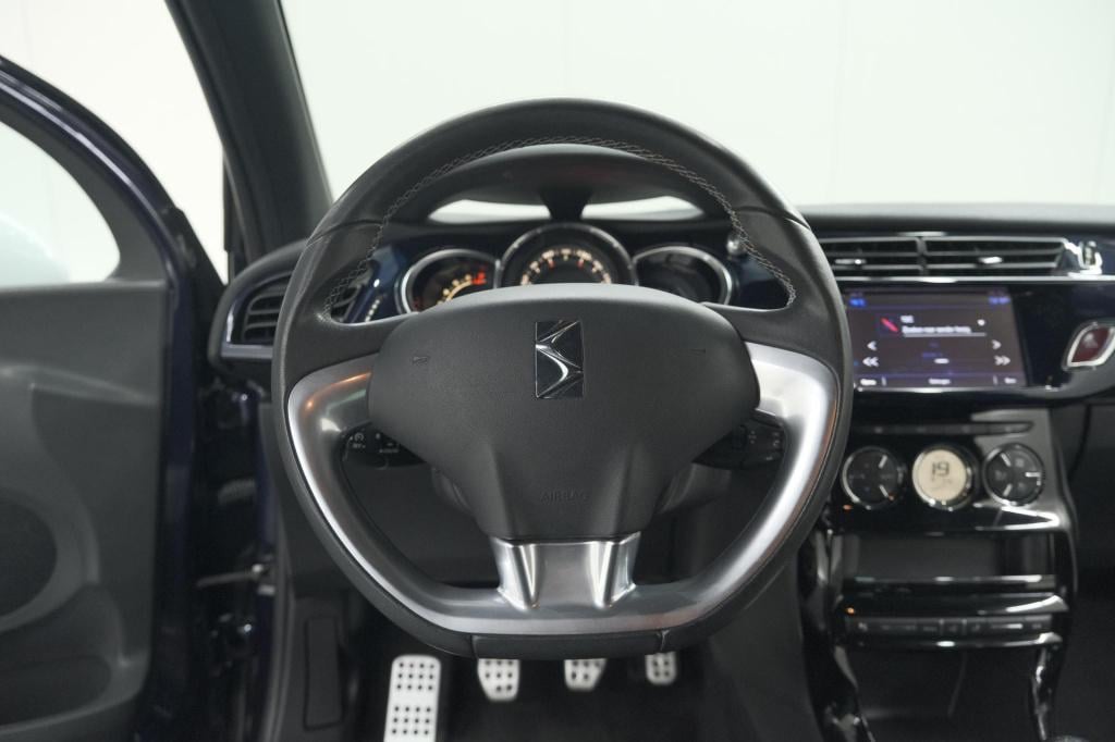Ds Ds 3 puretech 110 so chic | camera | navigatie | parkeersensoren | clima
