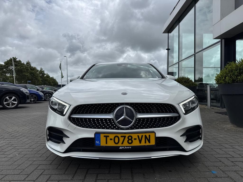 Mercedes-Benz A-Klasse 200 amg edition premium plus * camera * carplay * 18