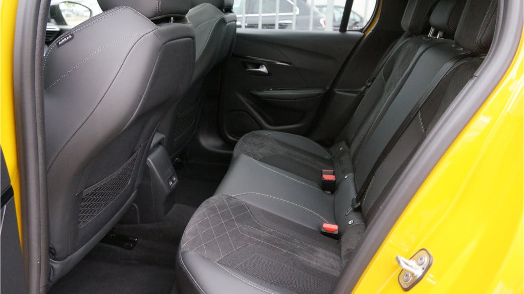 Peugeot 208 1.2 puretech gt pack rijklaar incl garantie