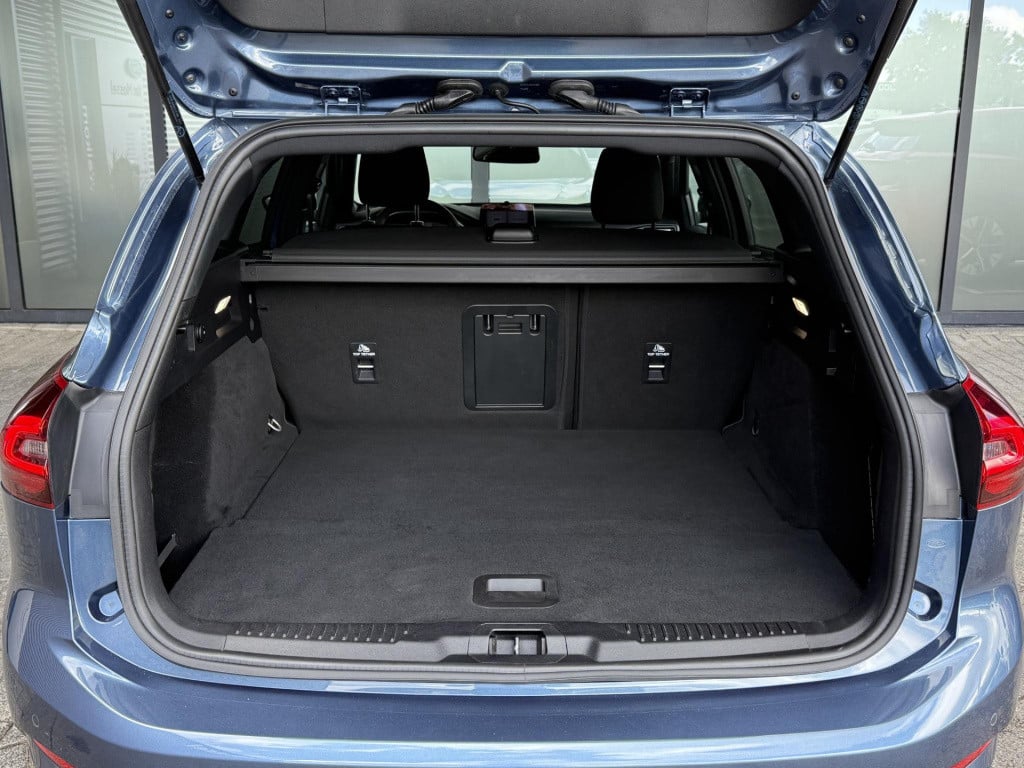 Ford Focus wagon 1.0 ecoboost hybrid st line style 17'' lmv | trekhaak | ke
