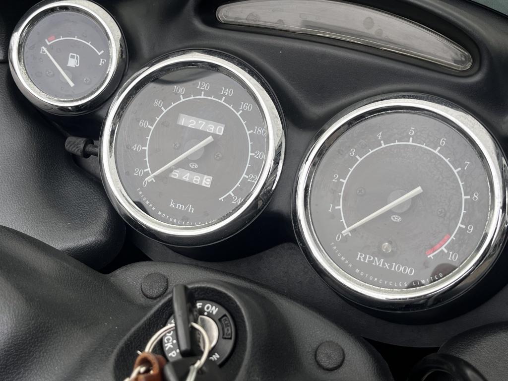 Triumph Trophy tour 900