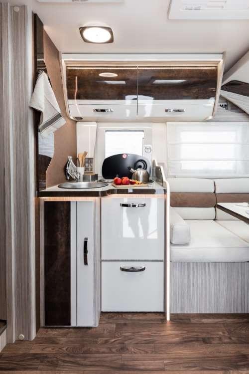 Elnagh Magnum 532 - Face-to-face - 180 pk - automaat