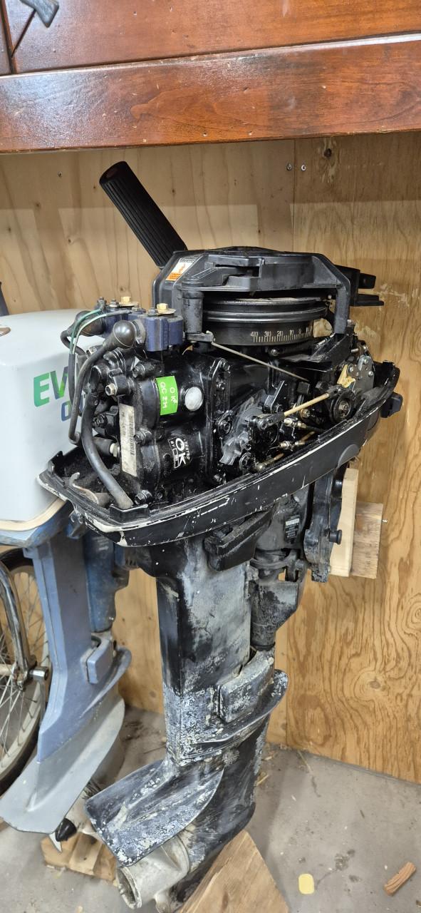 Aluminium boot met trailer en buitenboordmotor