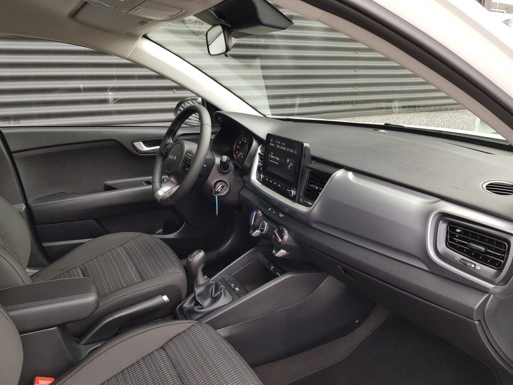 Kia Stonic mhev dynamicline 100pk