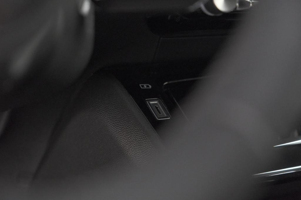 Peugeot 208 puretech 100 allure | navigatie | parkeersensoren | apple carpl