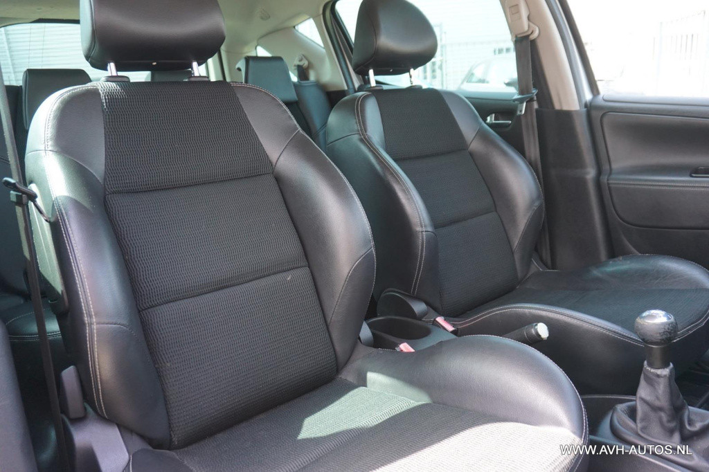 Peugeot 207 sw outdoor 1.6 vti xs