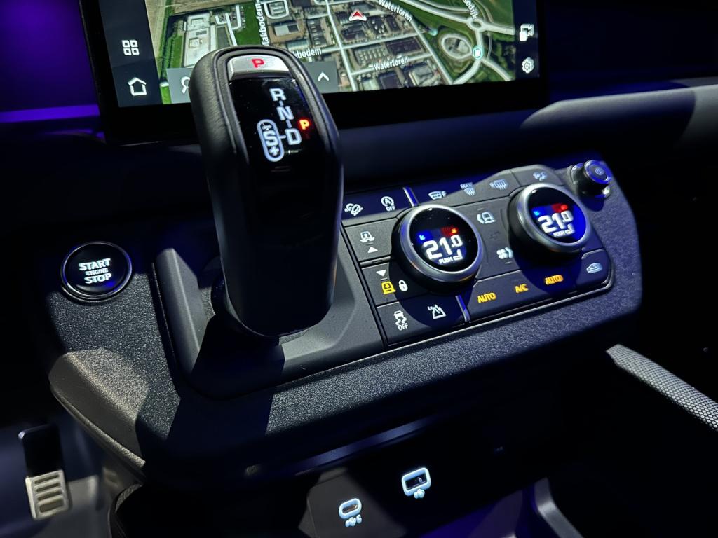 Land Rover Defender 5.0 p525 110 v8 *nl-auto*milltek*stoelkoeling*pano*