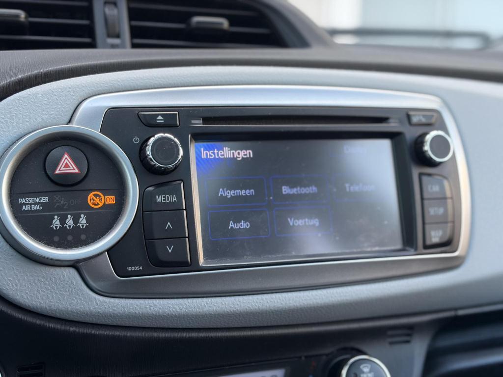 Toyota Yaris 1.5 full hybrid dynamic automaat, camera, panoramadak, navigat