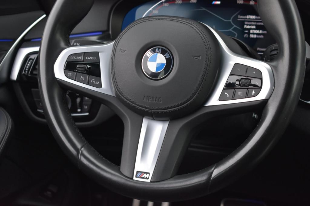 BMW 5 Serie touring 520i m-sport | laserlight | nap | dealer onderhouden | 