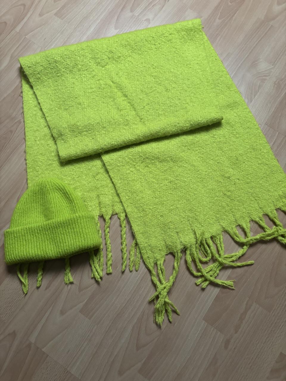 Sarlini sjaal en muts groen