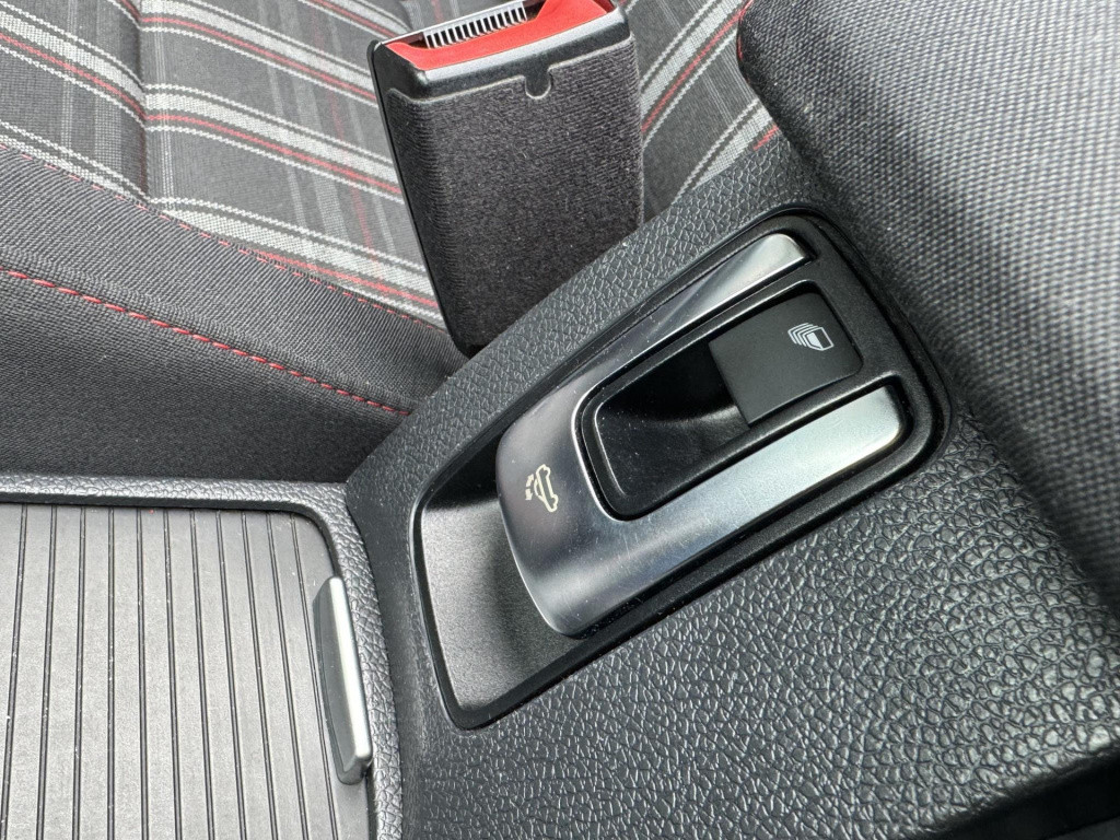 Volkswagen Golf cabriolet 2.0 tsi gti dsg