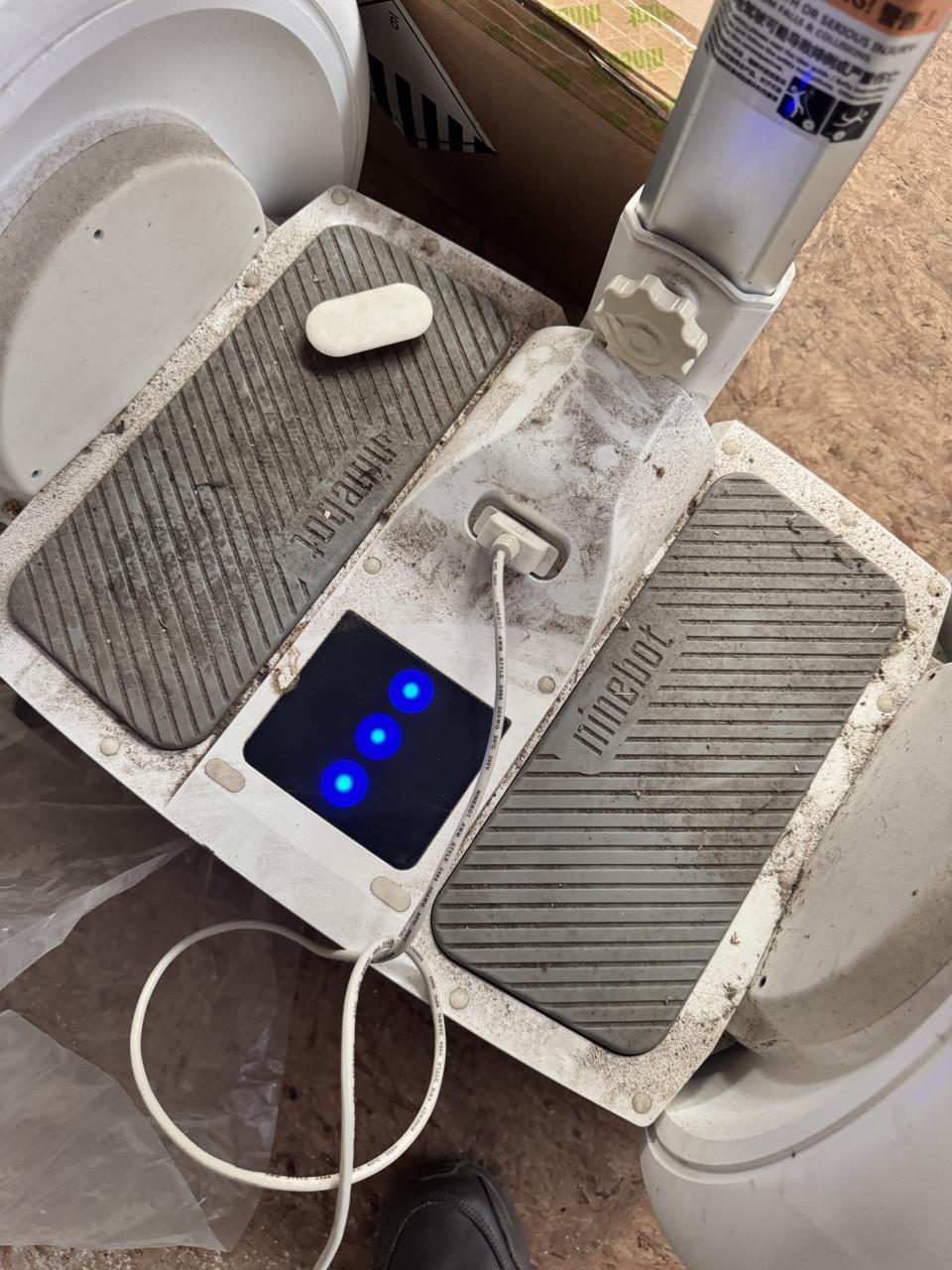 Ninebot met 2 defecte accu's