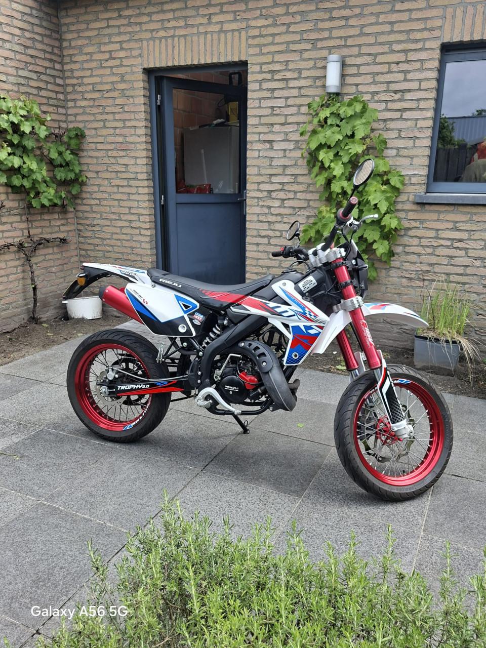 Rieju MRT 50 SM Trophy 3.0 E5