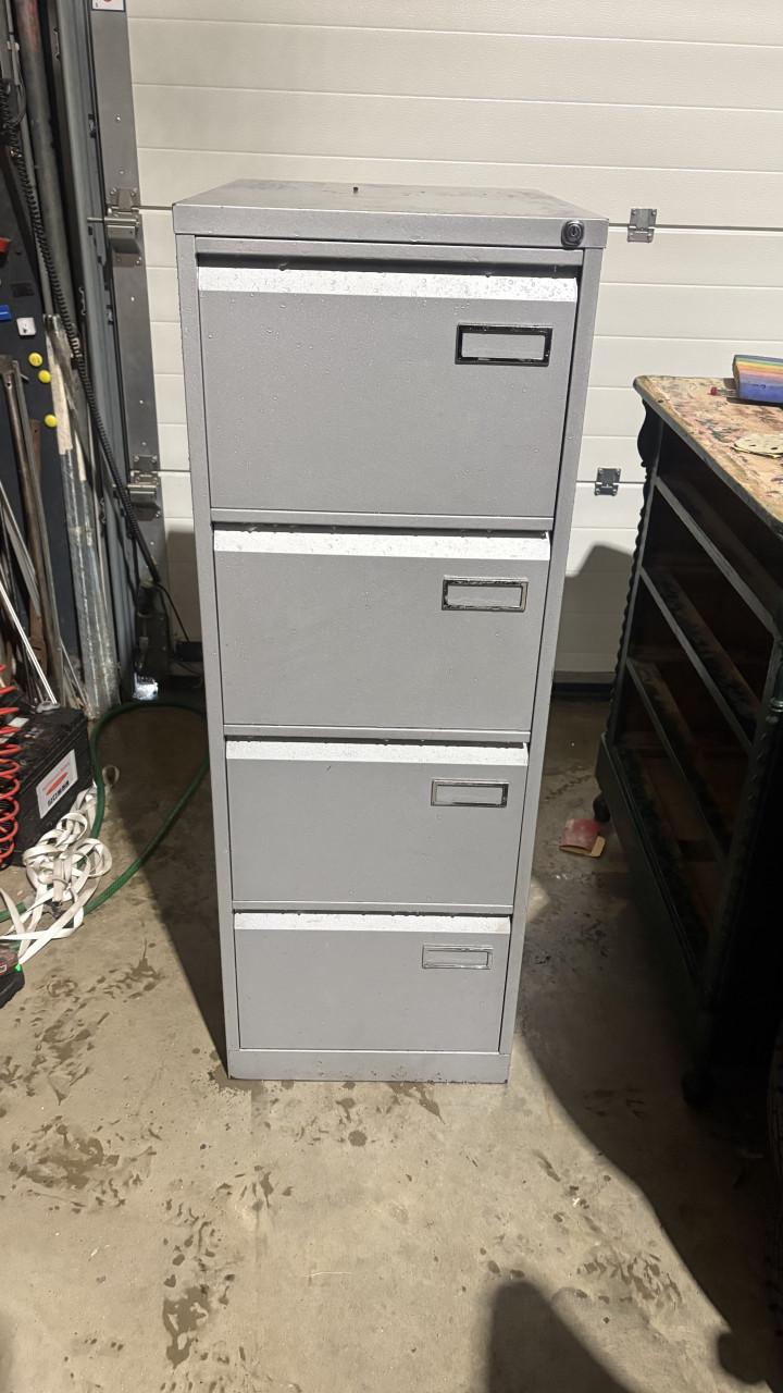 Ladekast gereedschapkist garagekast metalen kast dossierkast hangmappenkast