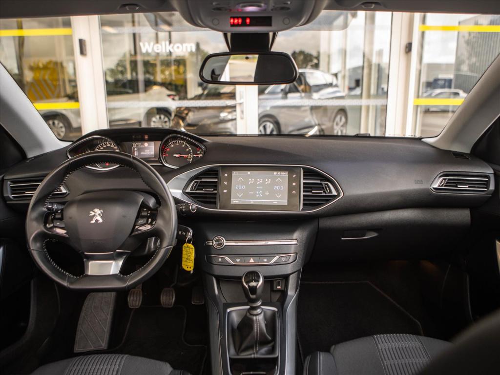 Peugeot 308 1.2 puretech 110pk blue lease premium | panoramadak | camera | 