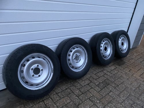Velgen met zomer banden Renault Master 225/65/R16