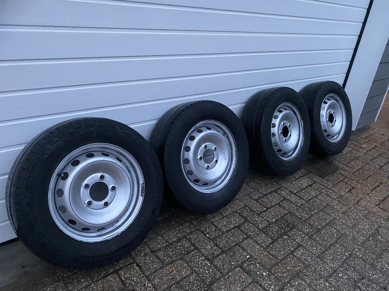 Velgen met zomer banden Renault Master 225/65/R16