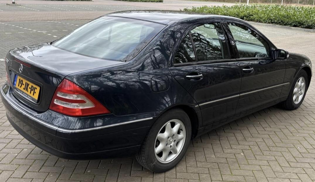 Mercedes-Benz C-Klasse 2.0 C180 Sedan 2002 Elegance